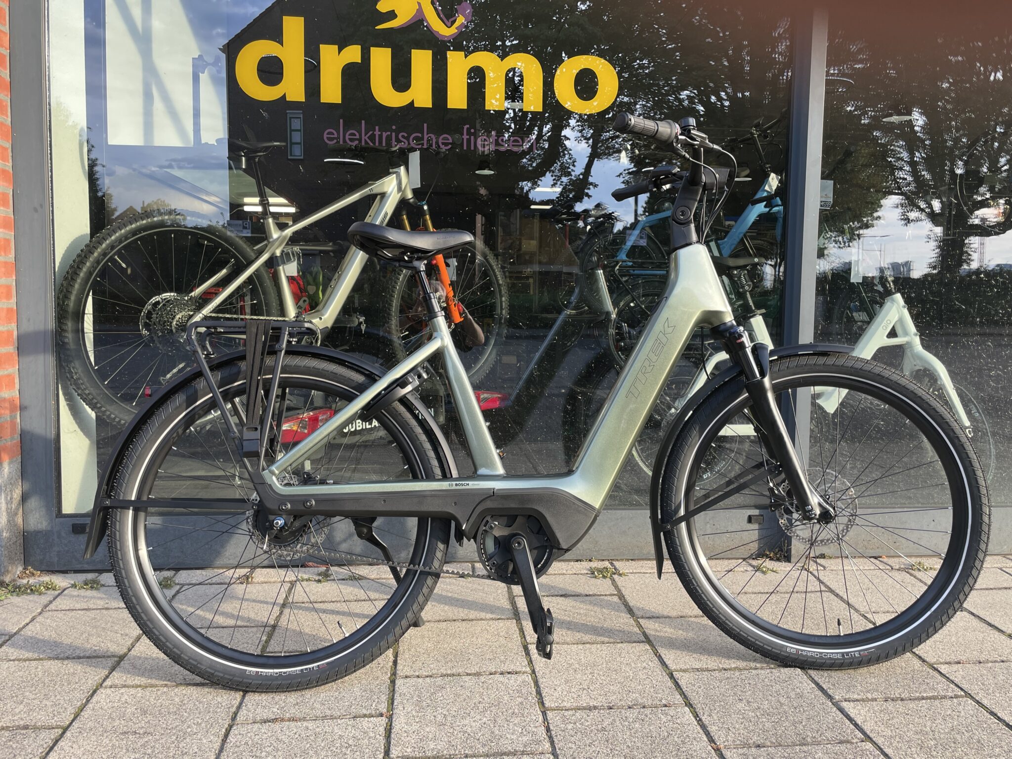 Trek Charter 4+ N5 Gates Riemaandrijving 2026 framemaat L met 412 km nieuwstaat.